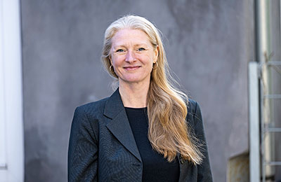 Julie Dinesen, partner